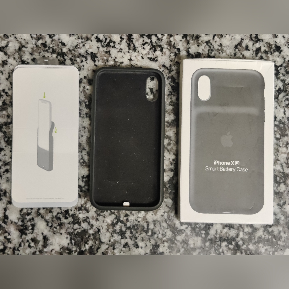 Apple Smart Battery Case for iPhone XR - Black